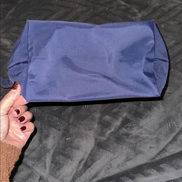 Longchamp Navy Blue zip tote with red details and silver hardware - Picture 3 of 16